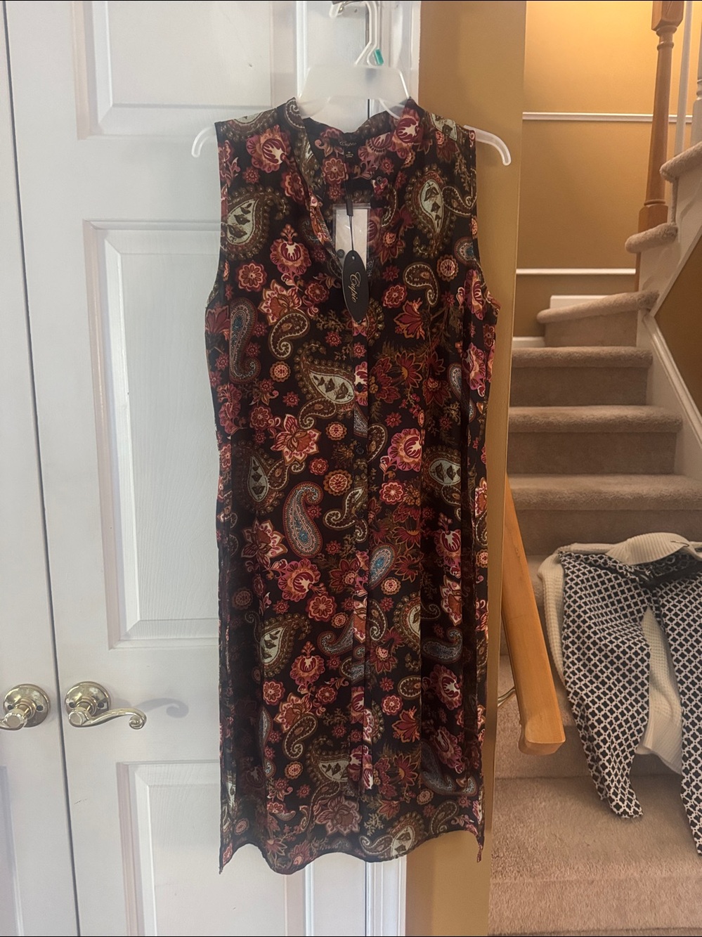 Cupio Black Paisley & Burgundy Sleeveless Shift Dress
